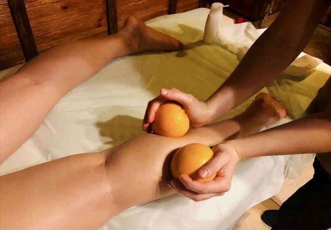 Спа горячими апельсинами: массаж ног